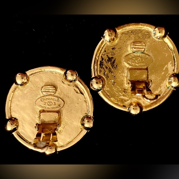 CHANEL CC logo earrings - Picture 2 of 9